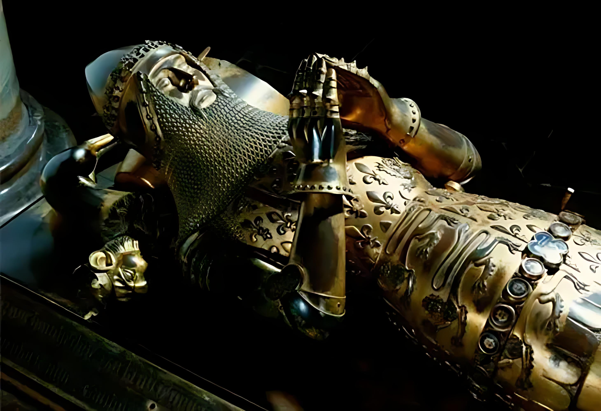Efigie de Eduardo de Woodstock, el Príncipe Negro, en su tumba en la catedral de Canterbury