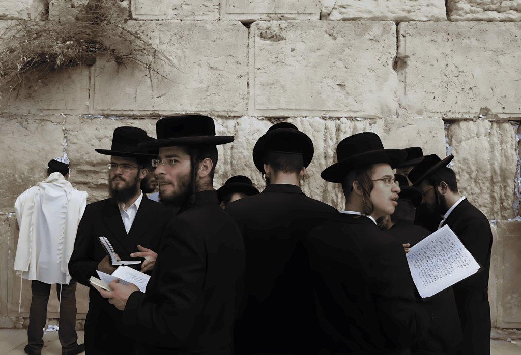 Judíos ortodoxos orando en el Muro de las Lamentaciones.