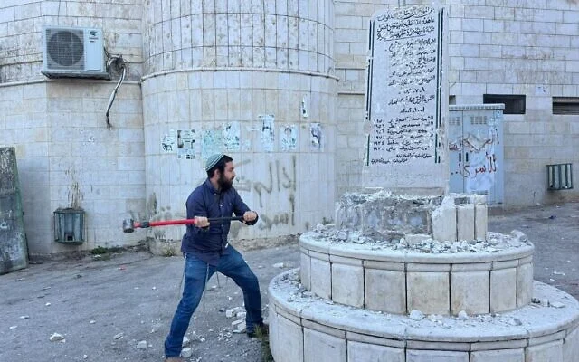 Daños al monumento de Madama tras el ataque