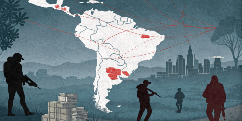 Mapa de Sudamérica con rutas y figuras armadas, crimen organizado.